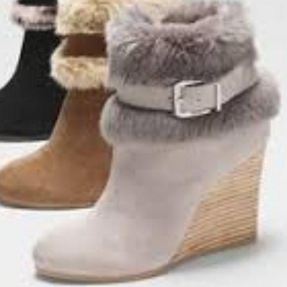 Victoria's Secret  light grey suede wedge booties w/faux fur NWOT - Picture 1 of 7